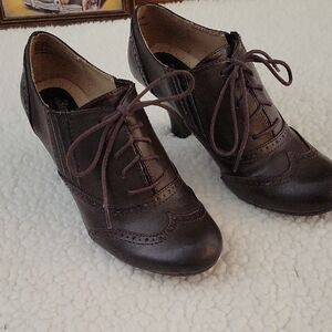 Bass Dark Brown Lace-Up Heels